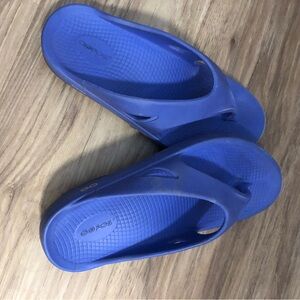 Oofos Sandals Mens 11 or Ladies 13